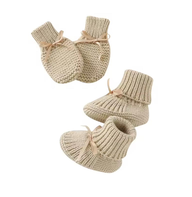 Knitted Baby Booties and Mittens Set