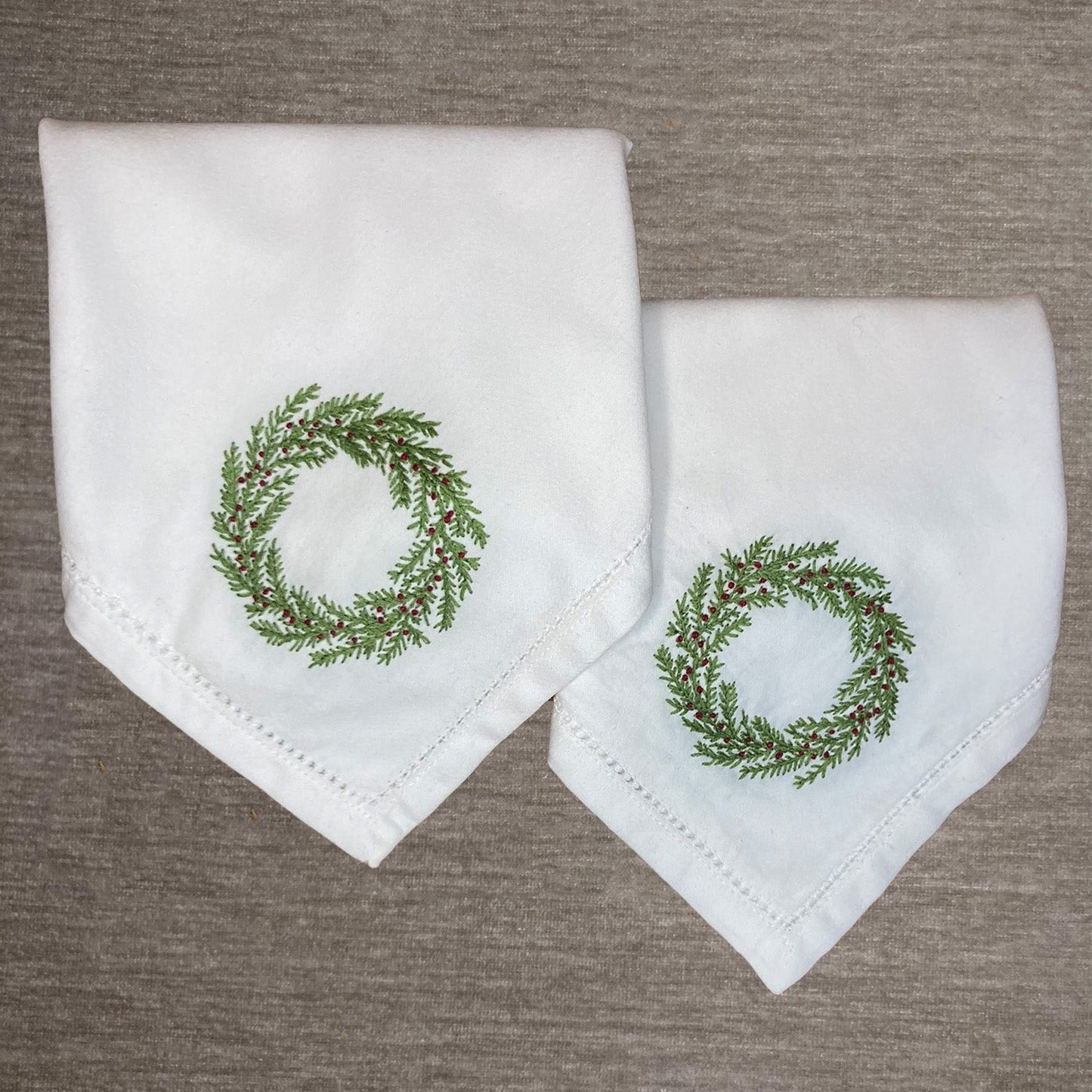 Christmas Wreath Embroidered Hemstitch Napkin